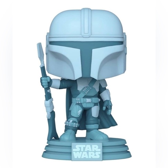 Star Wars The Mandalorian Glow in The Dark Exclusive - Picture 3 of 4